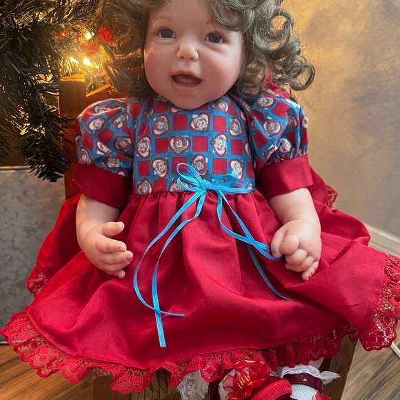 Lee Middleton baby doll - by Reva - Picture 2 of 10